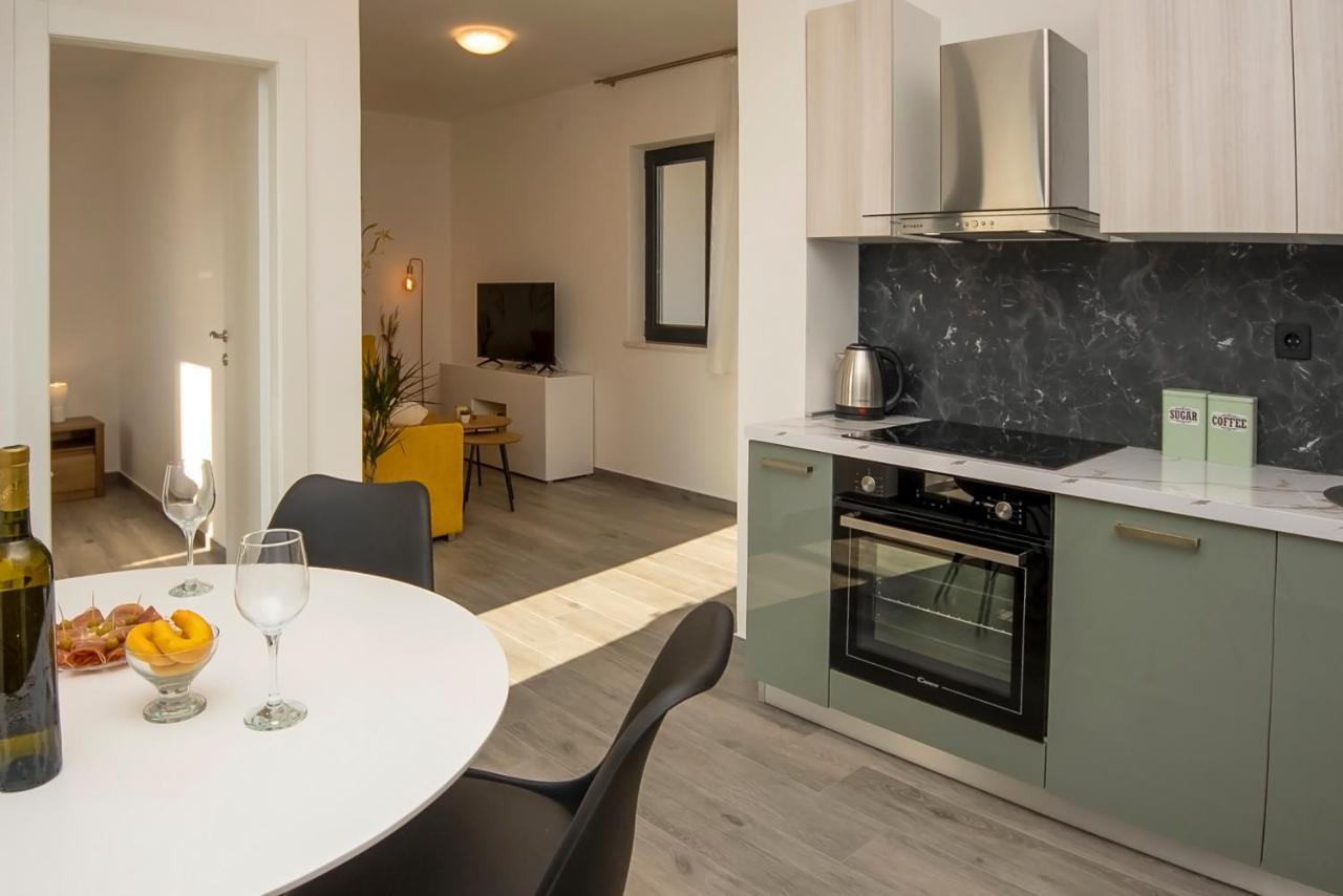 Apartments Suzy Шибеник Экстерьер фото