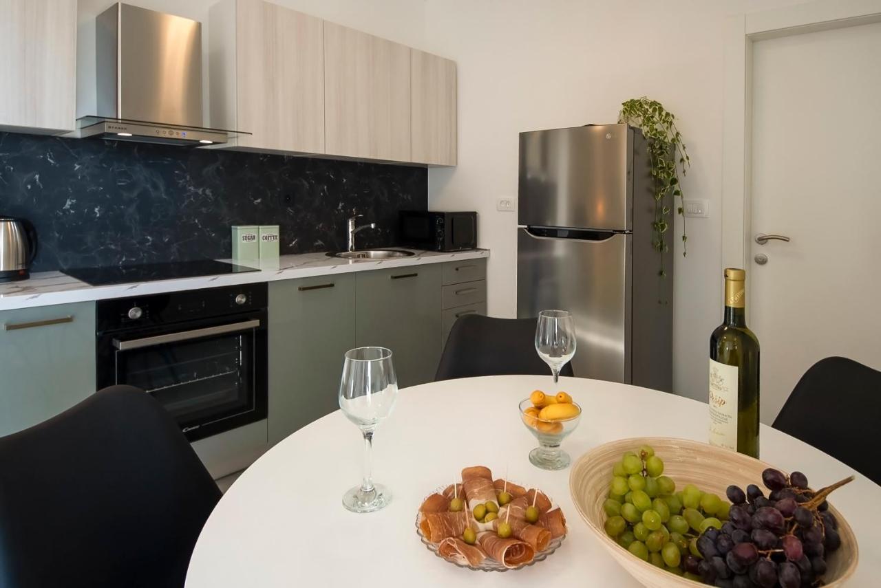 Apartments Suzy Шибеник Экстерьер фото