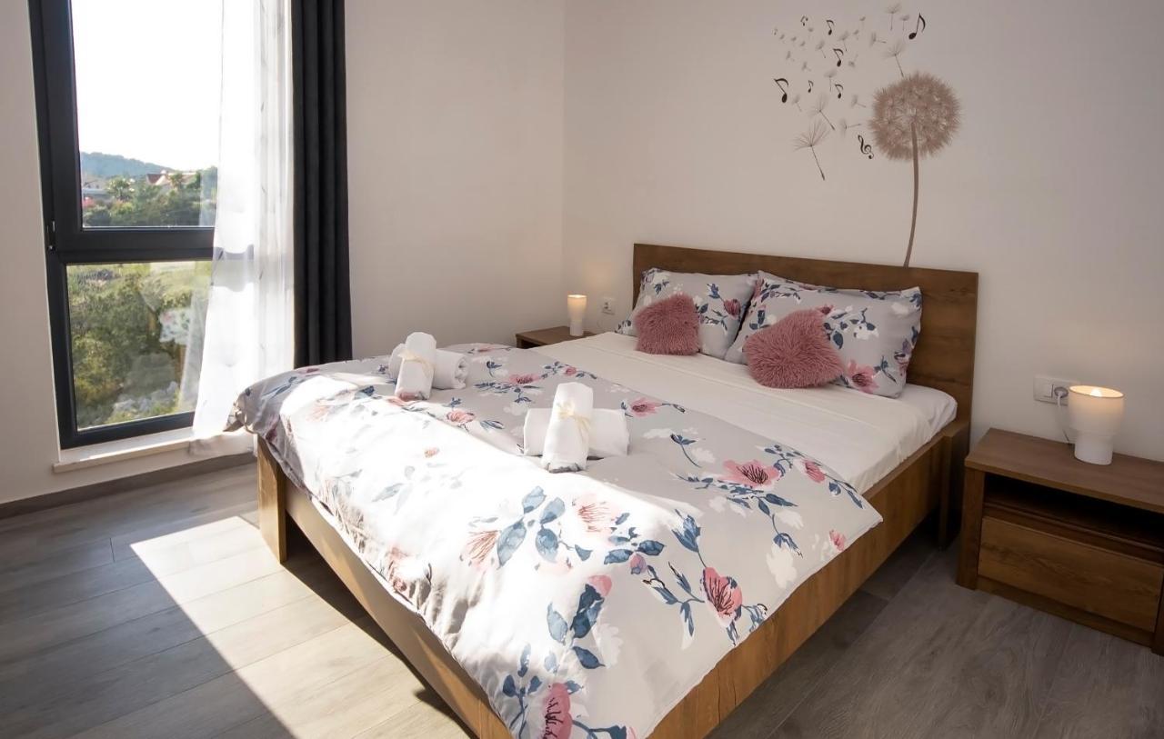 Apartments Suzy Шибеник Экстерьер фото