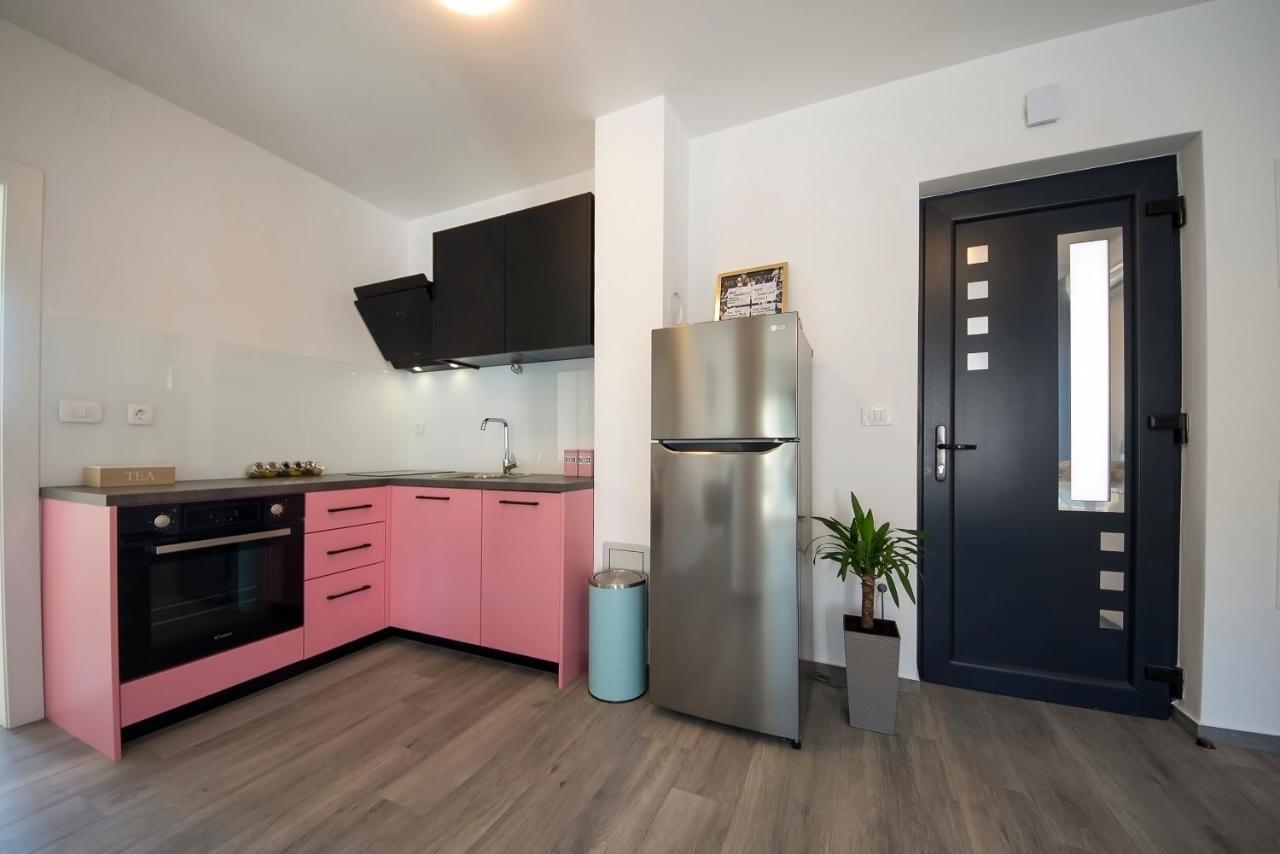Apartments Suzy Шибеник Экстерьер фото
